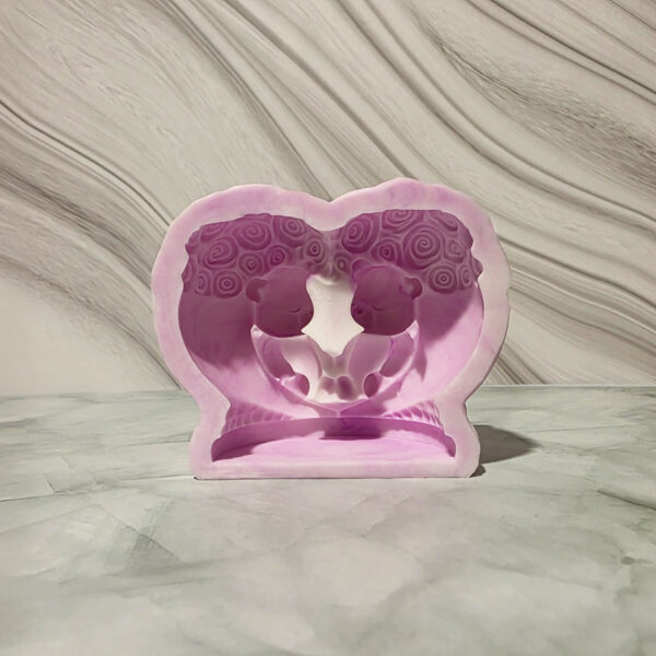 Oso con corazón y rosas